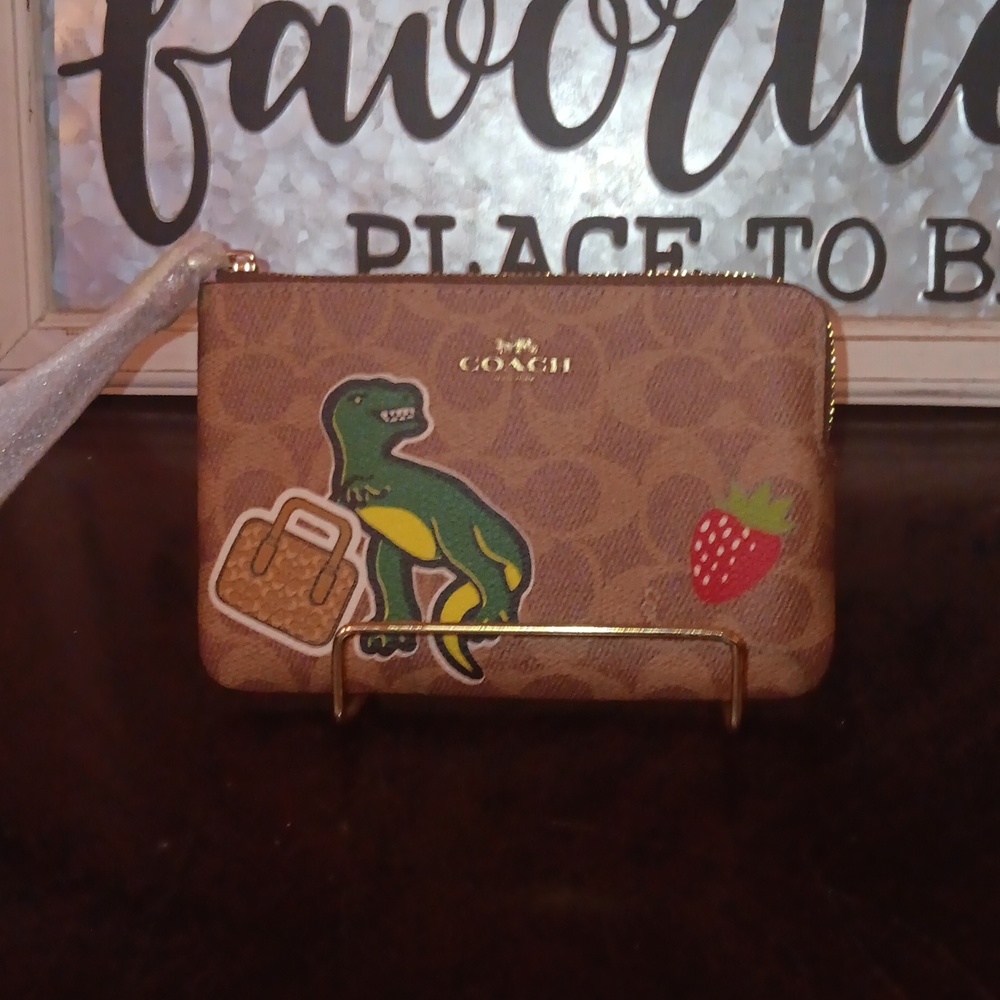 COACH NWT WITH STICKERS WRISTLET